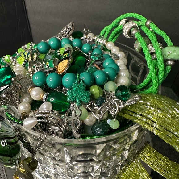 🍀 Irish Green & Silver Mystery Jewelry Jar 🍀 - Picture 5 of 9